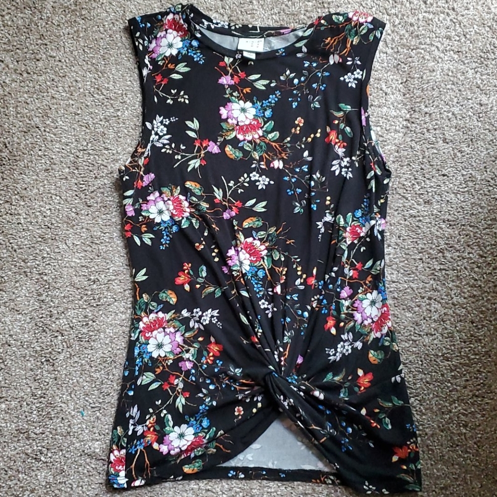 XS twist front floral sleeveless top